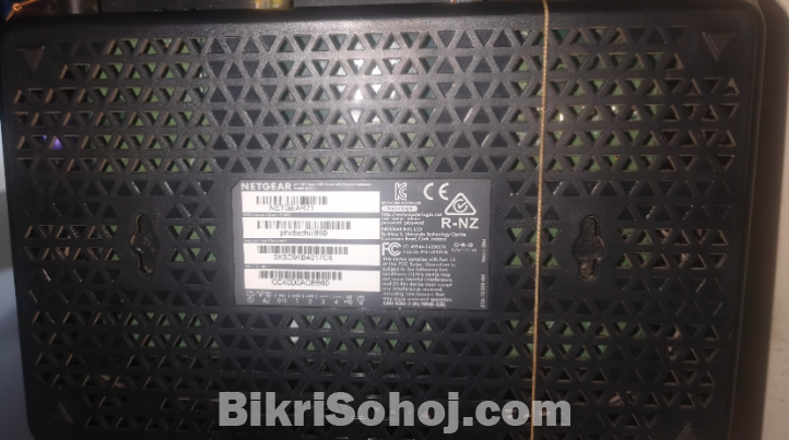 Netgear R6220 AC1200Mbps Dual Band Gigabit Wireless Router